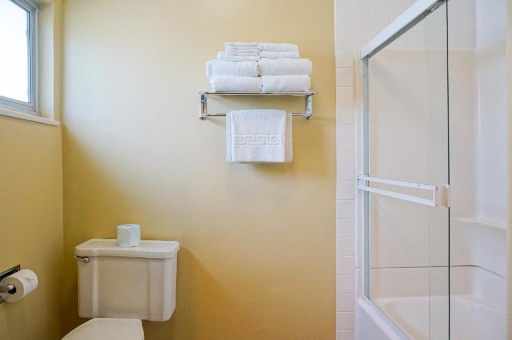 Queen Room with Two Queen Beds - Disability Access interior